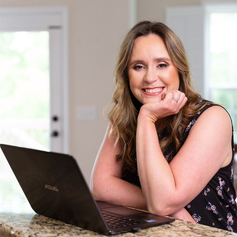 EP.96: Ana Reisdorf – The 6-Figure Freelance Writer